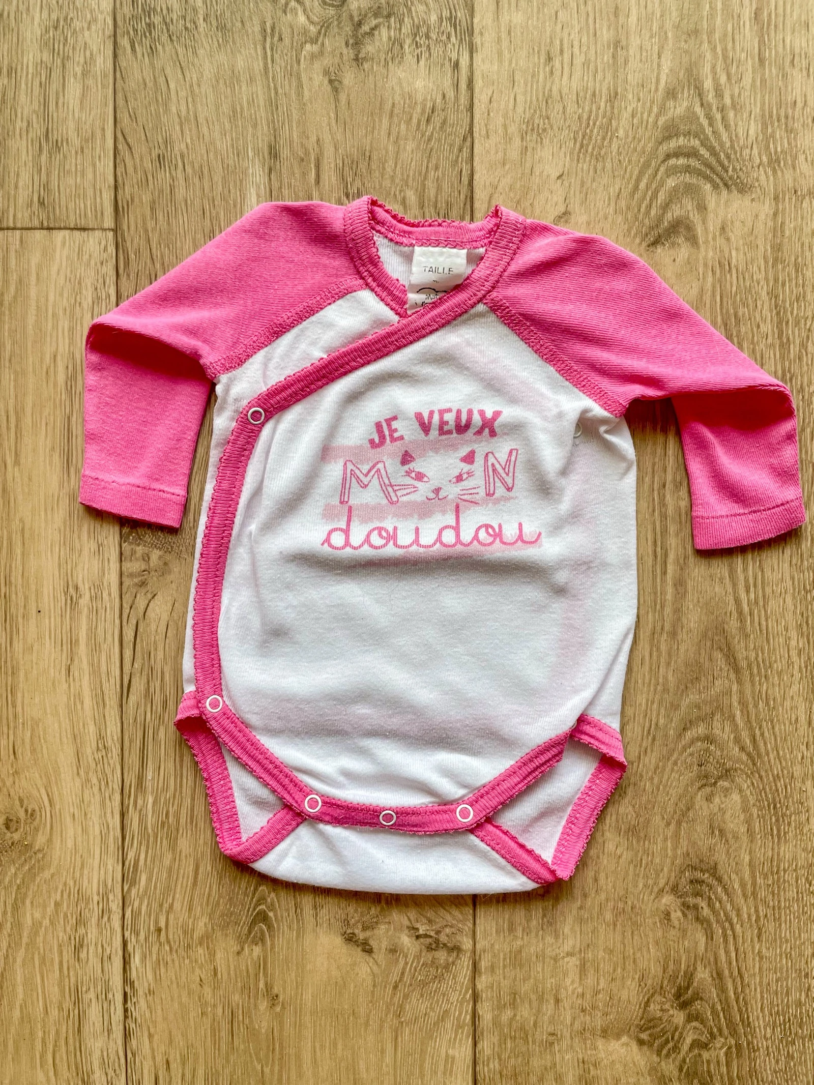 Lot of long-sleeve bodysuits for baby girls size 3 months – photo 16